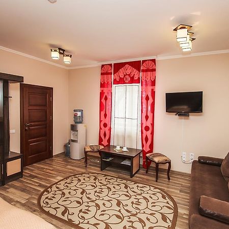 Slavyanskaya Hata Hotel Баранавичи Екстериор снимка