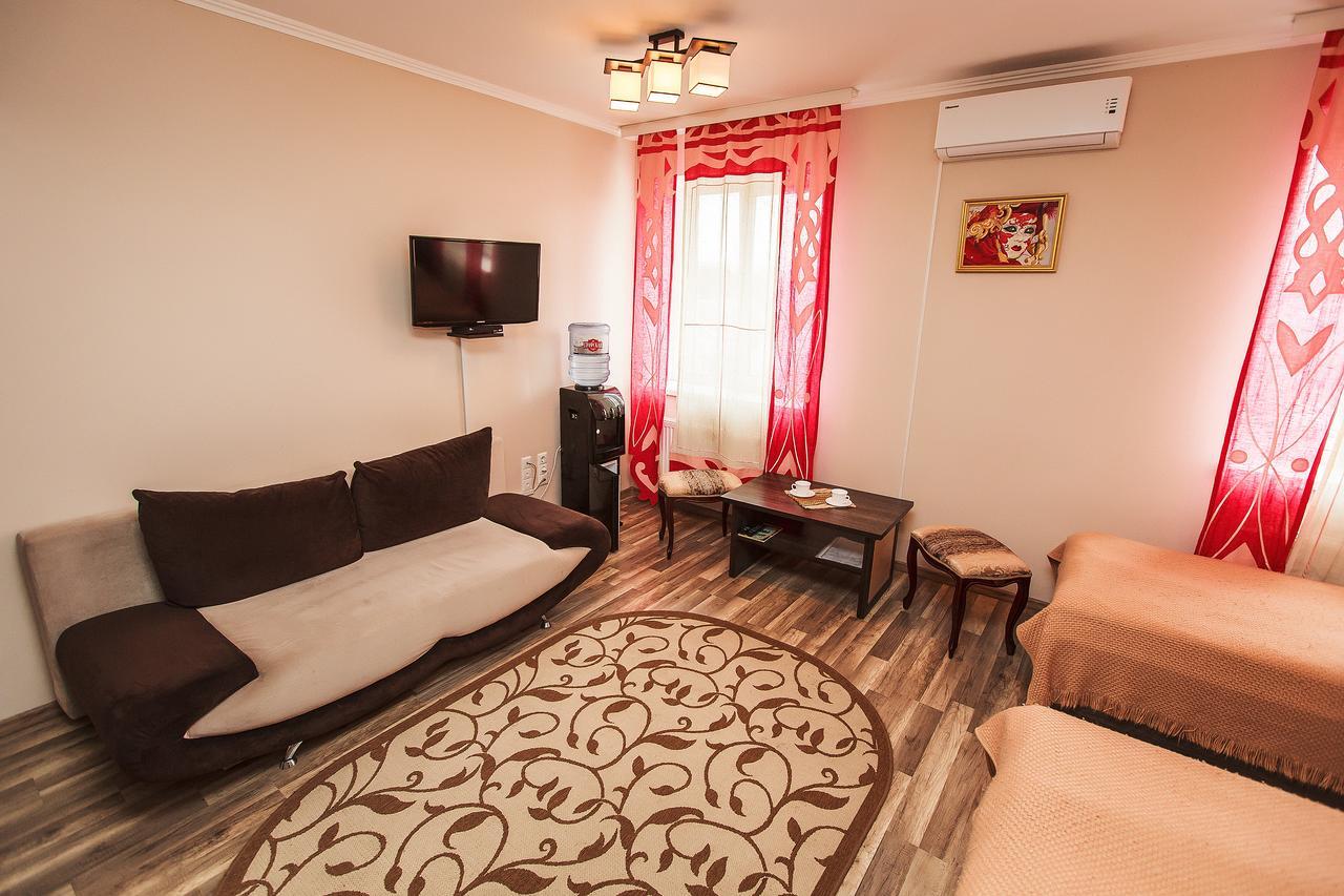 Slavyanskaya Hata Hotel Баранавичи Екстериор снимка