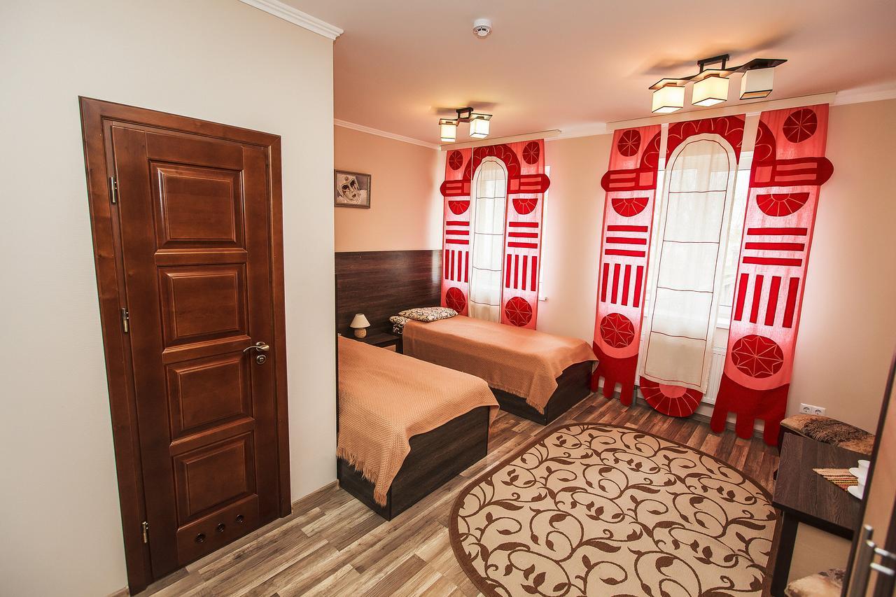 Slavyanskaya Hata Hotel Баранавичи Екстериор снимка
