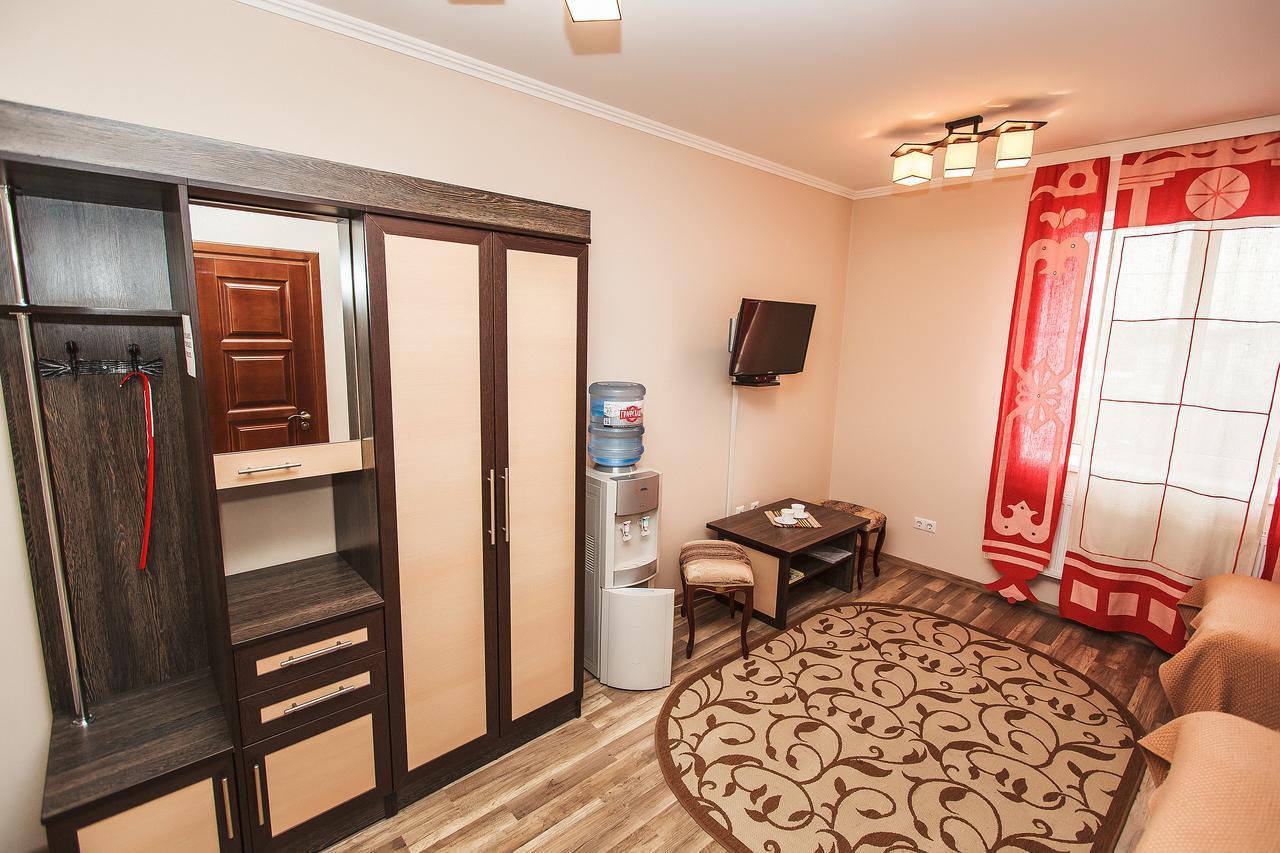 Slavyanskaya Hata Hotel Баранавичи Екстериор снимка
