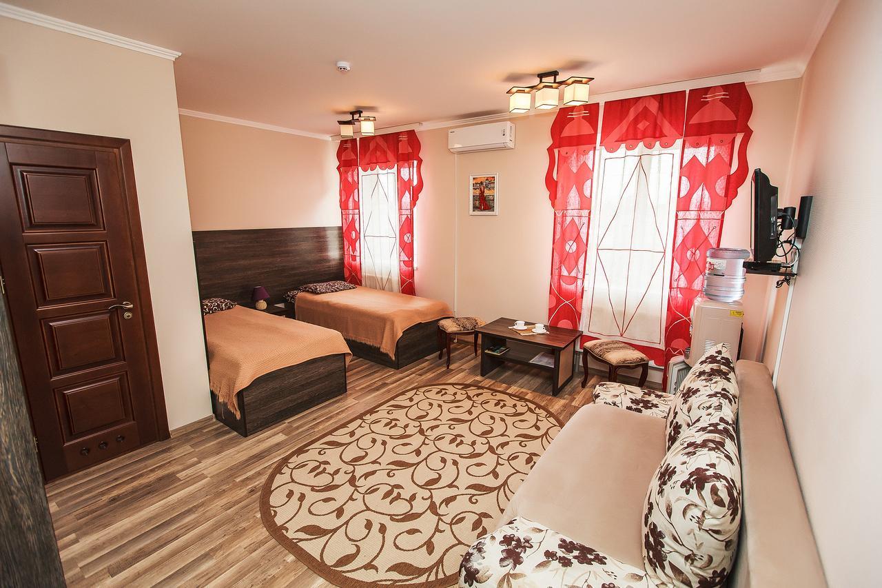 Slavyanskaya Hata Hotel Баранавичи Екстериор снимка