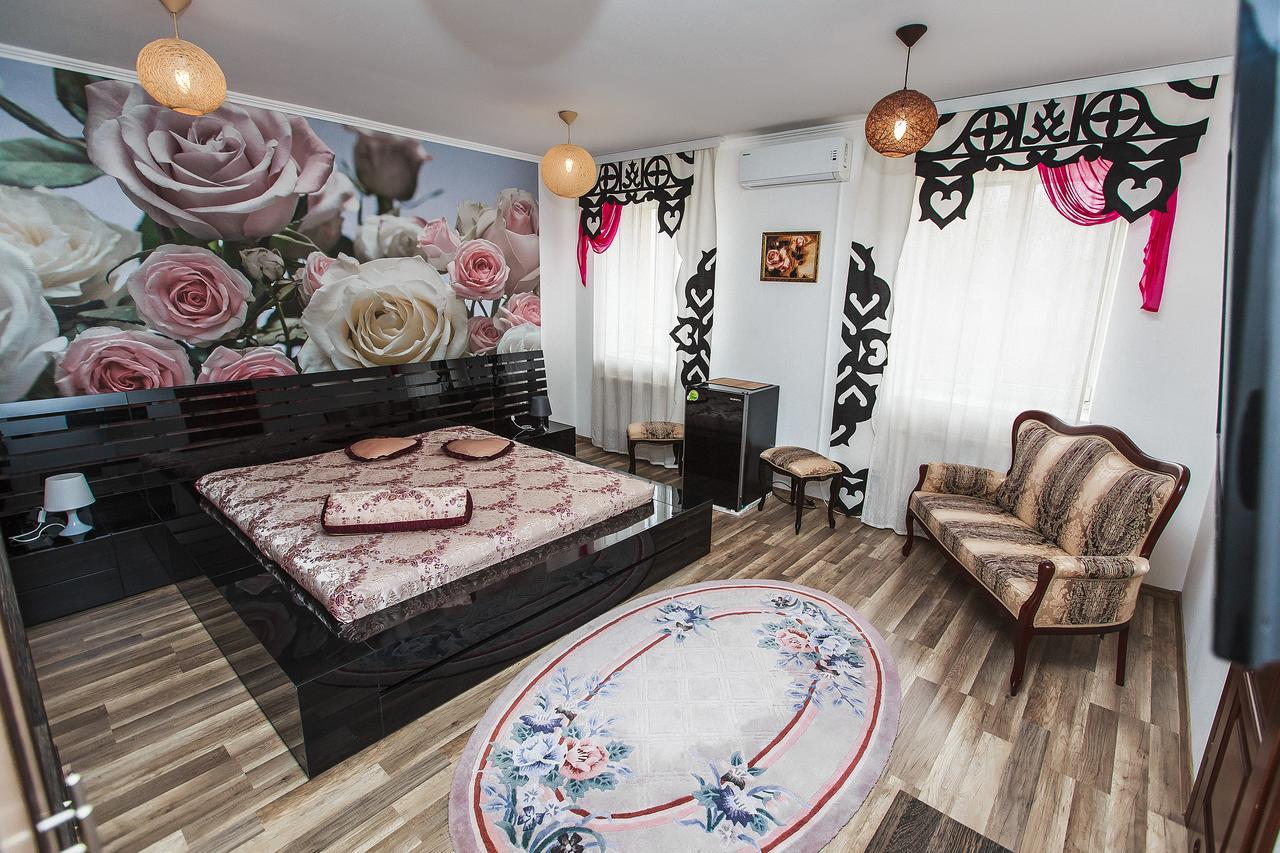Slavyanskaya Hata Hotel Баранавичи Екстериор снимка
