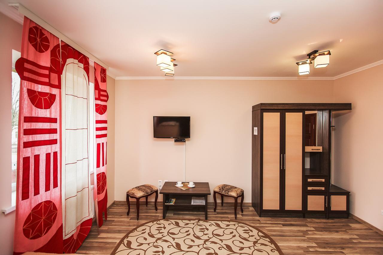 Slavyanskaya Hata Hotel Баранавичи Екстериор снимка