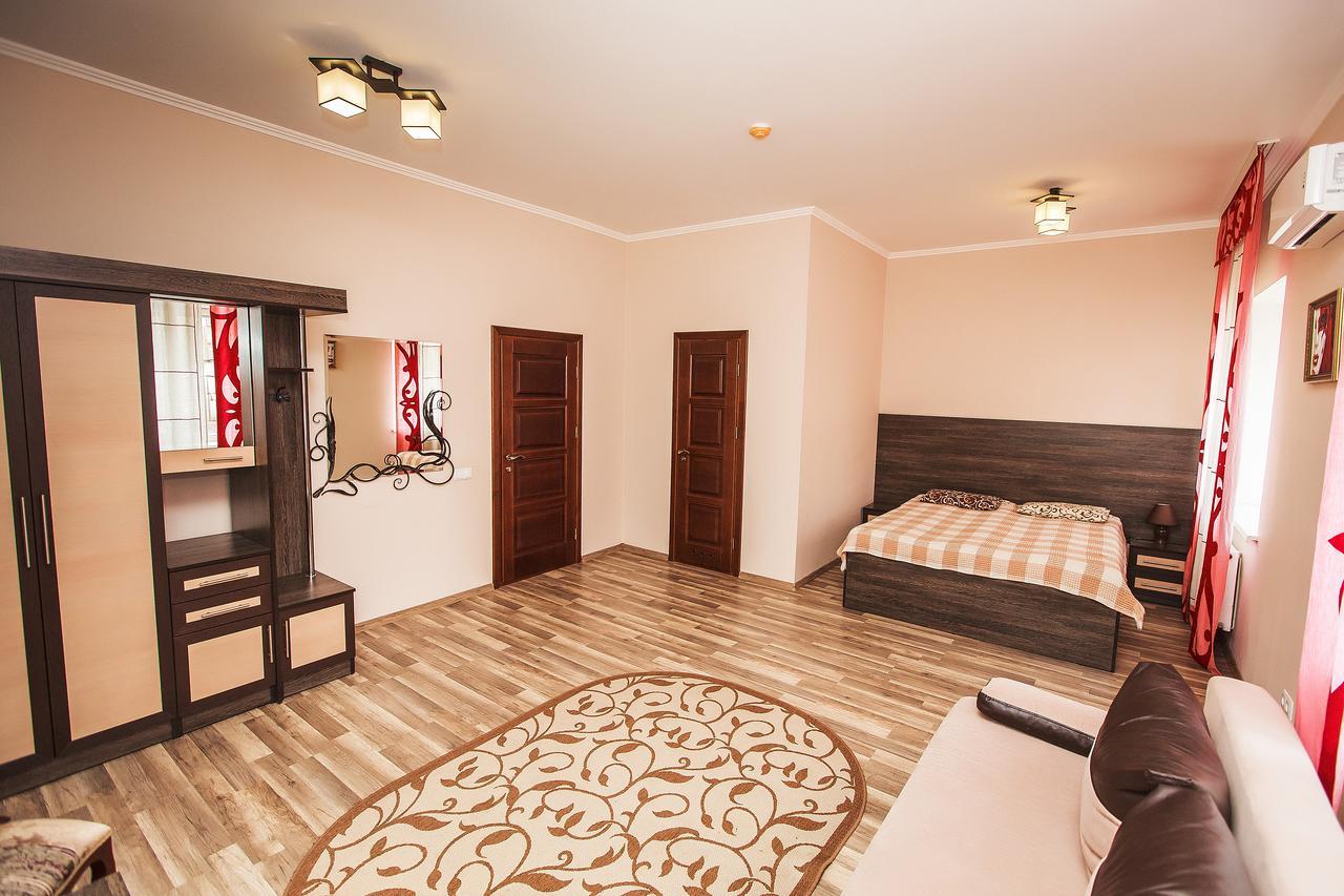 Slavyanskaya Hata Hotel Баранавичи Екстериор снимка